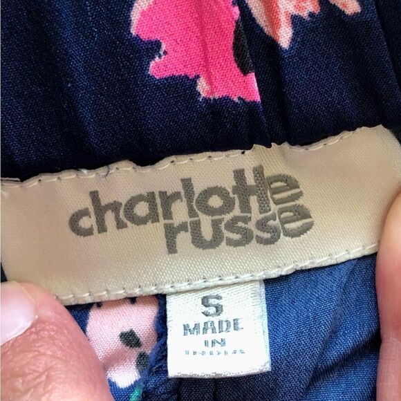 Charlotte Russe Flower Shorts - Picture 3 of 6